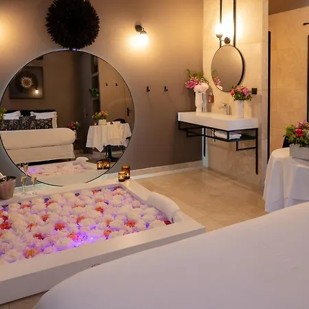 Les Chambres Romantiques - Jacuzzi Privatif, Domaine Aixois D'exception *