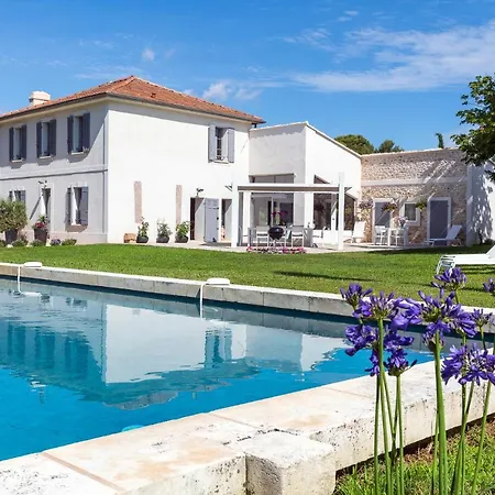 Les Chambres Romantiques - Jacuzzi Privatif, Domaine Aixois D'exception Hodinový hotel