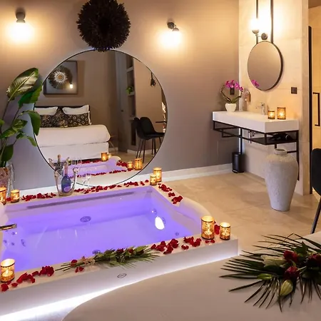 Les Chambres Romantiques - Jacuzzi Privatif, Domaine Aixois D'exception Hodinový hotel *