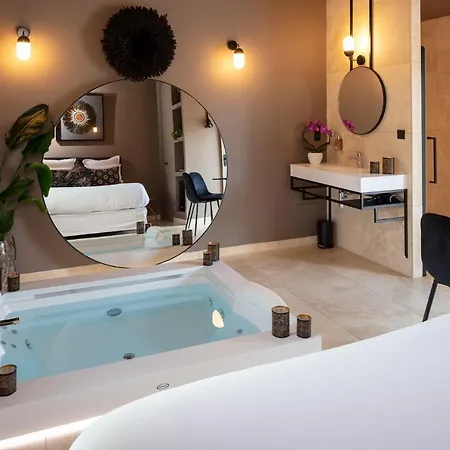 Les Chambres Romantiques - Jacuzzi Privatif, Domaine Aixois D'exception *