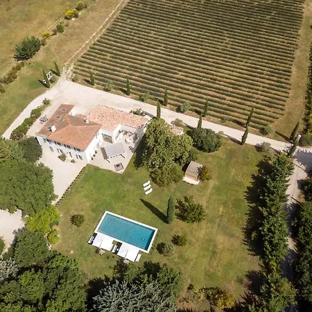 Les Chambres Romantiques - Jacuzzi Privatif, Domaine Aixois D'exception Aix-en-Provence