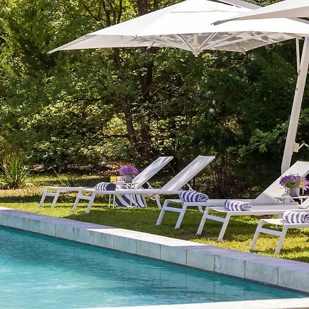 Les Chambres Romantiques - Jacuzzi Privatif, Domaine Aixois D'exception