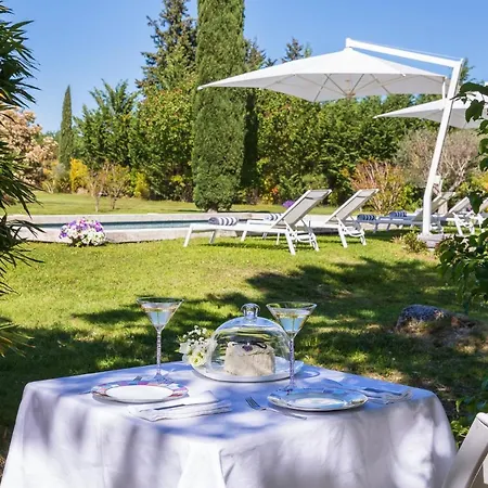 Les Chambres Romantiques - Jacuzzi Privatif, Domaine Aixois D'exception Aix-en-Provence